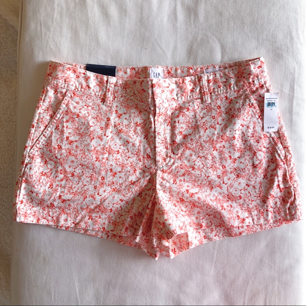 Gap Floral City Shorts Mid Rise 3” Inseam